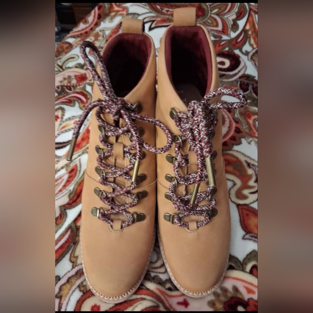 Toms Wedge Suede Booties